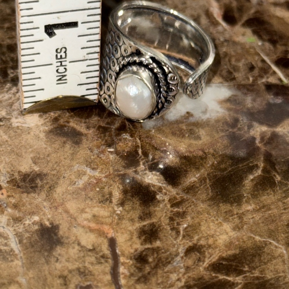 Silver Pearl Band Ring - Picture 6 of 7